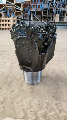 Трёхконусное долото для бурения водяных скважин, бурение скважин