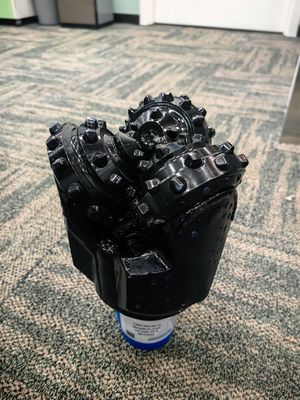 Трёхконусное долото для бурения водяных скважин, бурение скважин